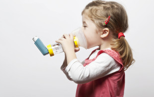 Comment soigner l’asthme chez l’enfant ?