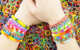 Alerte sur les bracelets Rainbow Loom