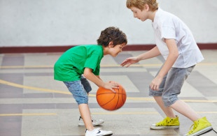 L’idée reçue : « Les enfants ne font plus de sport, ils passent leur temps devant des écrans »