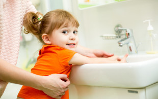 4 Français sur 10 oublient de se laver les mains avant de manger