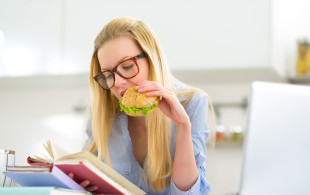 En période d’examens, on soigne son alimentation !